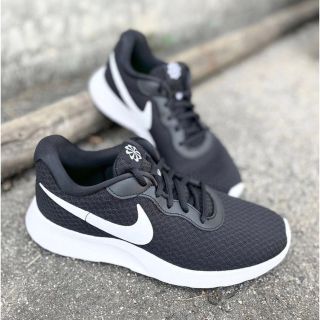 ナイキ(NIKE)のNIKEタンジュンフライイーズ25センチ(スニーカー)