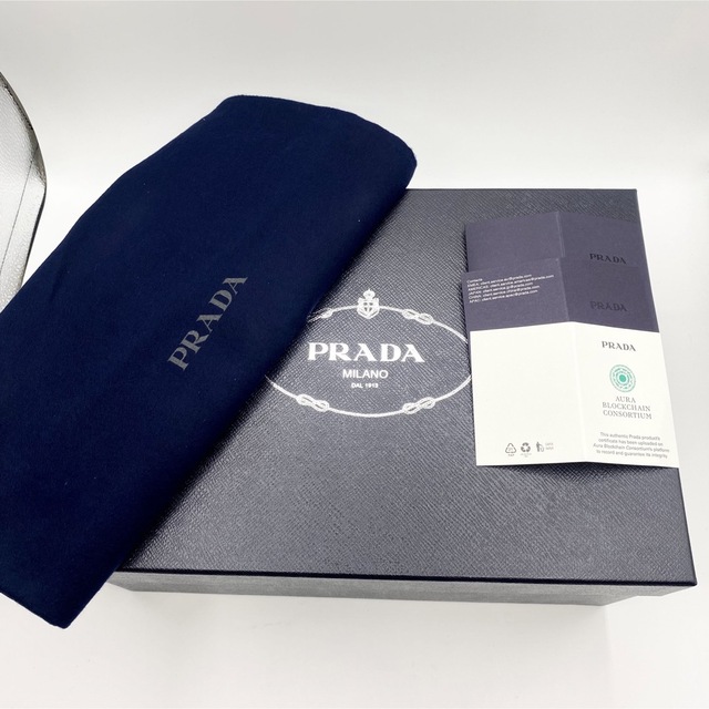 新品未使用!送料込み☆PRADA☆モノリス ブラッシュドレザー 新品未使用!送料込み☆PRADA☆モノリス ブラッシュドレザー