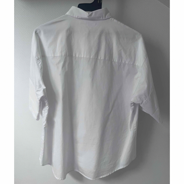 loin(ロワン)のHerato(ヘルト)ホワイトシャツ レディースのトップス(シャツ/ブラウス(半袖/袖なし))の商品写真