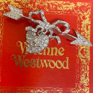 ヴィヴィアンウエストウッド(Vivienne Westwood)のヴィヴィアン アロー ボウ ブローチ(ブローチ/コサージュ)