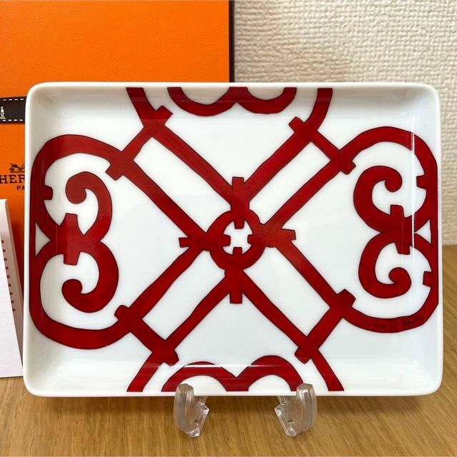 新品 ギフト包装】エルメス ガダルキヴィール 角皿 長方形プレート 新品 ギフト包装】エルメス ガダルキヴィール 角皿 長方形プレート