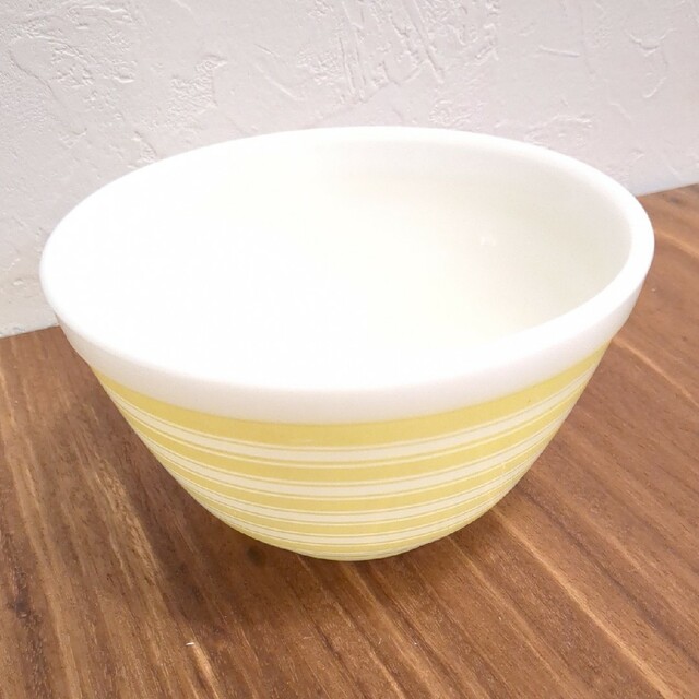 Pyrex(パイレックス)の［ビンテージ］Pyrex ミキシングボウルS レインボーストライプ インテリア/住まい/日用品のキッチン/食器(食器)の商品写真