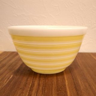 パイレックス(Pyrex)の［ビンテージ］Pyrex ミキシングボウルS レインボーストライプ(食器)