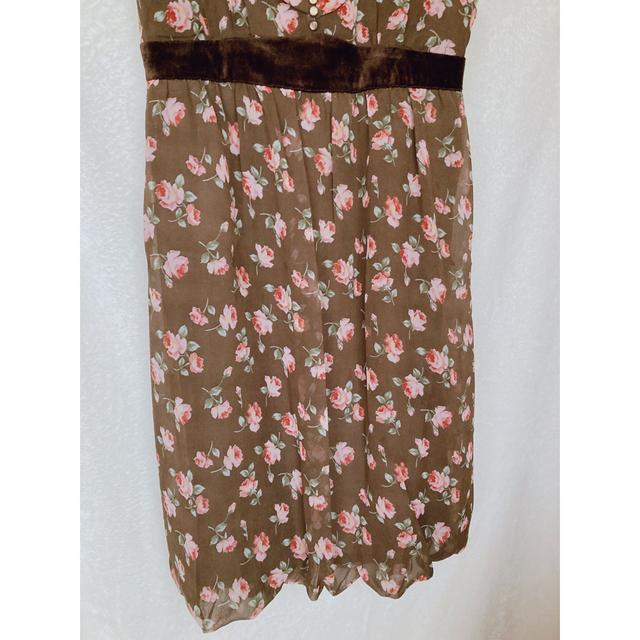 OLIVEdesOLIVE(オリーブデオリーブ)のOLIVE des OLIVE 花柄 バルーン裾 ジャンバースカート ワンピース レディースのワンピース(ひざ丈ワンピース)の商品写真
