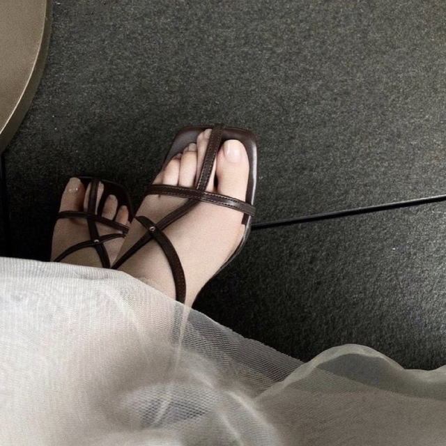 masion celon　thin strap cross sandal レディースの靴/シューズ(サンダル)の商品写真