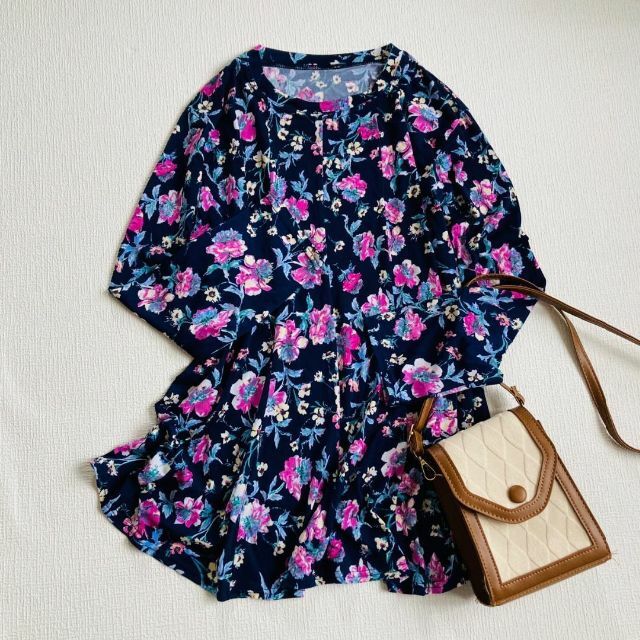 【極美品♡】　クレアルド　シワになりにくい！ボタニカルブラウス　花柄プルオーバー レディースのトップス(Tシャツ(長袖/七分))の商品写真