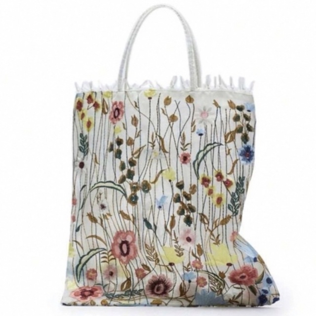 ZARA - オーガンジー 刺繍バッグ トートバッグ 花柄 刺繍 バッグ ZARA - オーガンジー 刺繍バッグ トートバッグ 花柄 刺繍 バッグ