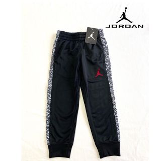 ジョーダン(Jordan Brand（NIKE）)の【タグ付き新品】Nike AIR jordanエレファント柄ジョガーパンツ(パンツ/スパッツ)