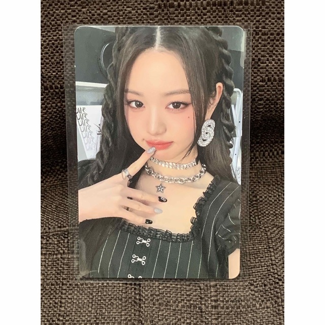 IVE - IVE WAVE FC限定 DIVE盤 ウォニョン ver ステッカーつきの IVE - IVE WAVE FC限定 DIVE盤 ウォニョン ver ステッカーつきの