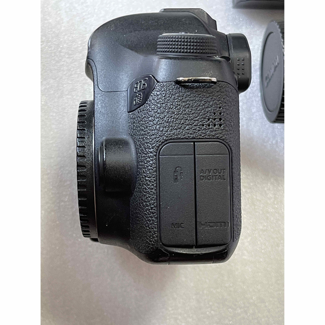 Canon(キヤノン)のCanon EOS 6D ショット数約33800 便利ズームレンズ付き スマホ/家電/カメラのカメラ(デジタル一眼)の商品写真