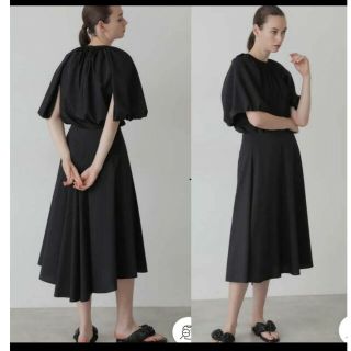 アドーア(ADORE)の新品タグ付●アドーアADORE ●黒のセットアップ￥65000(ロングスカート)