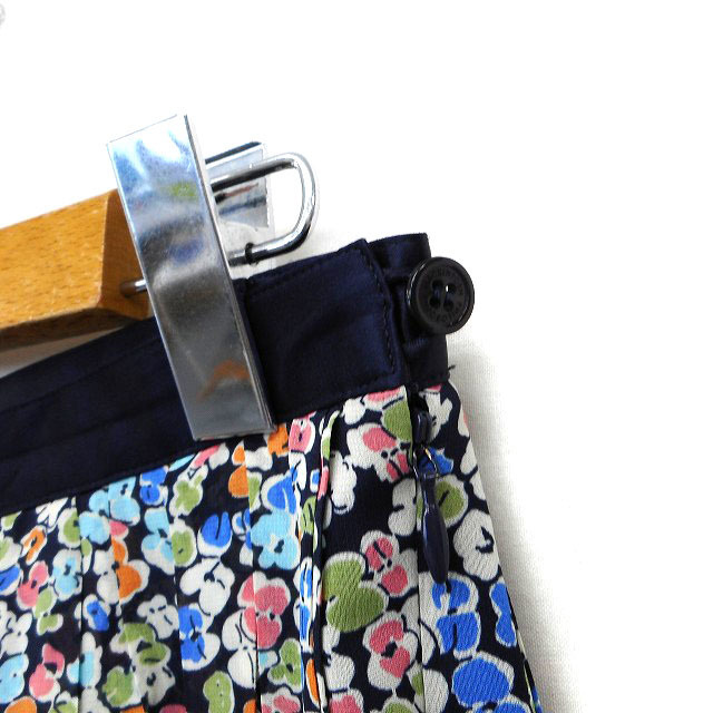 MACKINTOSH PHILOSOPHY(マッキントッシュフィロソフィー)のマッキントッシュフィロソフィー スカート フレア プリーツ ひざ丈 透け感 花柄 レディースのスカート(ひざ丈スカート)の商品写真