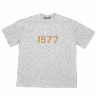 フィアオブゴッド(FEAR OF GOD)のFOG エッセンシャルズ 1977ロゴ 半袖 Tシャツ ライトグレー S(Tシャツ/カットソー(半袖/袖なし))