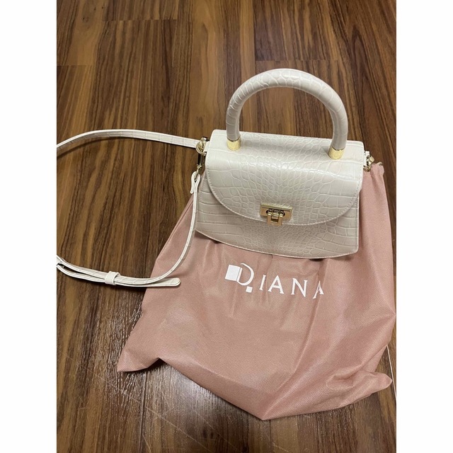 DIANA(ダイアナ)のDIANA ミニバッグ レディースのバッグ(ハンドバッグ)の商品写真