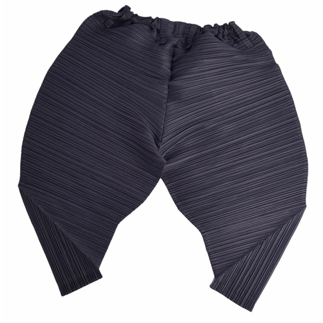 極美品 プリーツプリーズ イッセイミヤケ PLEATS PLEASE パンツ ハーフパンツ 横プリーツ 無地 ボトムス レディース 3(L相当) パープル