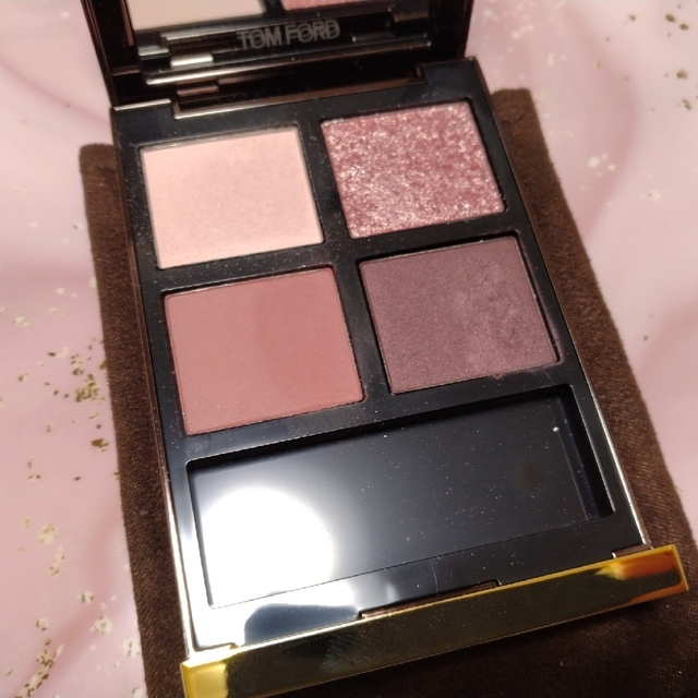 TOM FORD BEAUTY(トムフォードビューティ)のトムフォード アイカラークォード 030 インソレントローズ コスメ/美容のベースメイク/化粧品(アイシャドウ)の商品写真