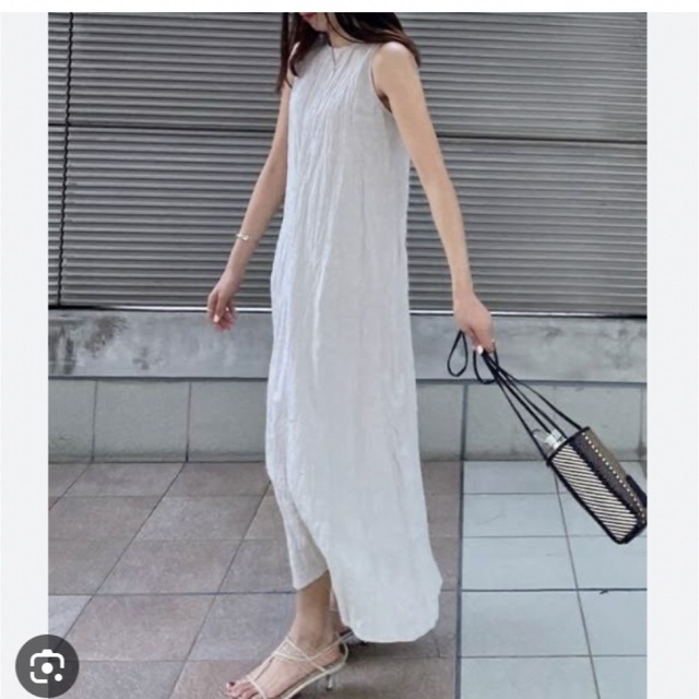 かわいい~!」 【美品】ミラオーウェン リネン混ノースリーブ