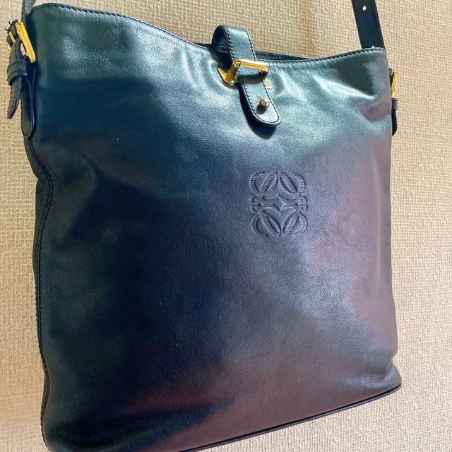 LOEWE(ロエベ)の美品★ロエベ ショルダーバッグ★希少★ヴィンテージ★ロゴ型押し★斜めがけ レディースのバッグ(ショルダーバッグ)の商品写真