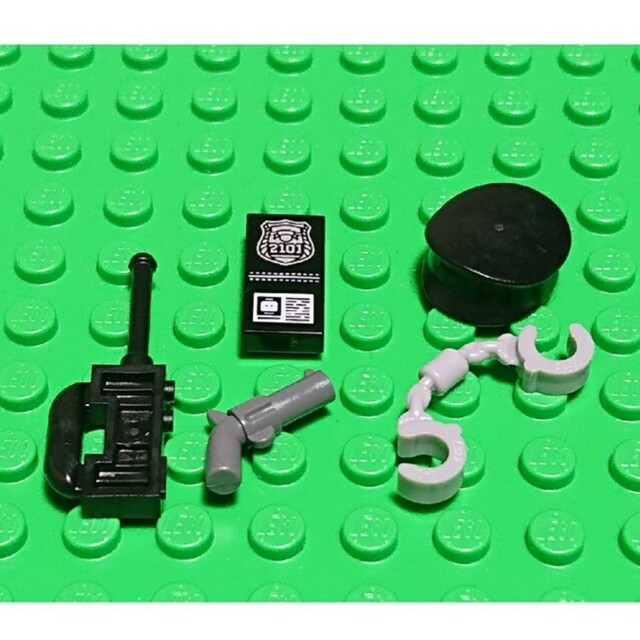Lego(レゴ)の【新品】LEGO 警察ポリス《Ａ》レゴ ミニフィグアイテム キッズ/ベビー/マタニティのおもちゃ(知育玩具)の商品写真
