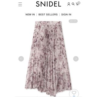 スナイデル(SNIDEL)のsnidel プリントプリーツスカート　新品タグ付き　未使用♡(ロングスカート)