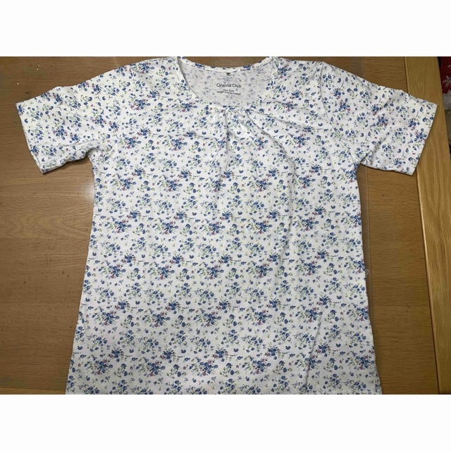 CINEMA CLUB(シネマクラブ)の花柄　Tシャツ レディースのトップス(Tシャツ(半袖/袖なし))の商品写真