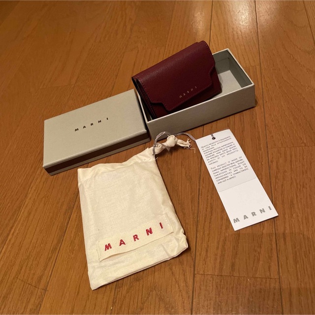 マルニ MARNI 財布 三つ折り ミニ財布 サフィアーノレザー レッド　新品