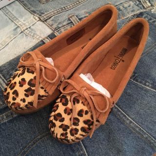 ミネトンカ(Minnetonka)の新品未使用 ミネトンカ レオパード (ローファー/革靴)