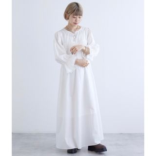 ダブルクローゼット(w closet)の【美品】w closet 異素材 ビスチェ ドッキングワンピース 白(ロングワンピース/マキシワンピース)