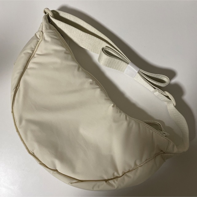 UNIQLO(ユニクロ)のユニクロ ラウンドミニショルダーバッグ レディースのバッグ(ショルダーバッグ)の商品写真