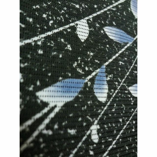 夏着物　黒地にたたき染め調と青い葉　洗える着物小紋 レディースの水着/浴衣(着物)の商品写真