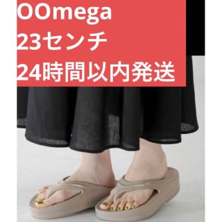 ウーフォス(OOFOS)の23 新品　OOFOS NOMAD OOmega ウーメガ リカバリーサンダル(サンダル)