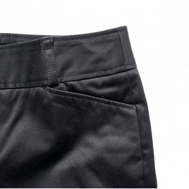 UNITED ARROWS(ユナイテッドアローズ)の美品✨UNITED ARROWS クロップド パンツ テーパード 黒 綿 34 レディースのパンツ(クロップドパンツ)の商品写真