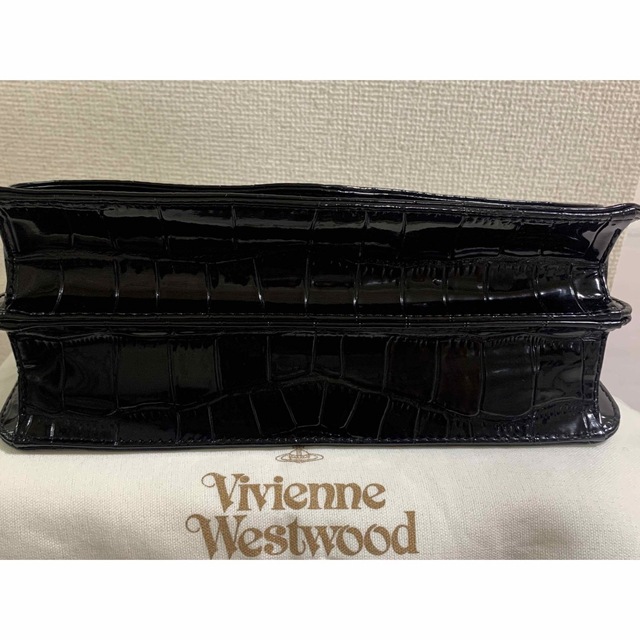 Vivienne Westwood(ヴィヴィアンウエストウッド)の美品 ヴィヴィアンウエストウッド 稲妻 チェーン ショルダーバッグ エナメル レディースのバッグ(ショルダーバッグ)の商品写真