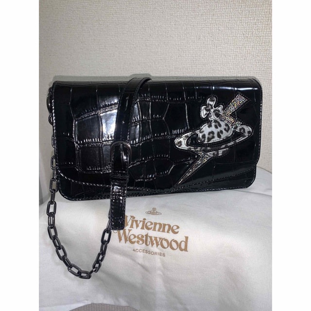 Vivienne Westwood(ヴィヴィアンウエストウッド)の美品 ヴィヴィアンウエストウッド 稲妻 チェーン ショルダーバッグ エナメル レディースのバッグ(ショルダーバッグ)の商品写真