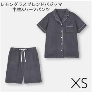 ジーユー(GU)のGU レモングラスブレンドパジャマ半袖&ハーフパンツ XS(パジャマ)