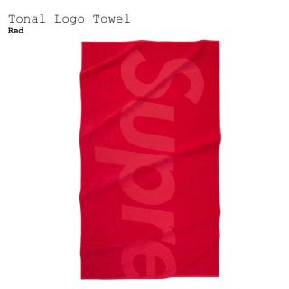 シュプリーム(Supreme)のsupreme Tonal Logo Towel タオル レッド(タオル/バス用品)