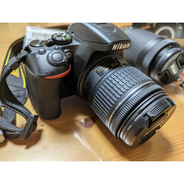 Nikon(ニコン)のNikon D5600 ダブルズームキット スマホ/家電/カメラのカメラ(デジタル一眼)の商品写真