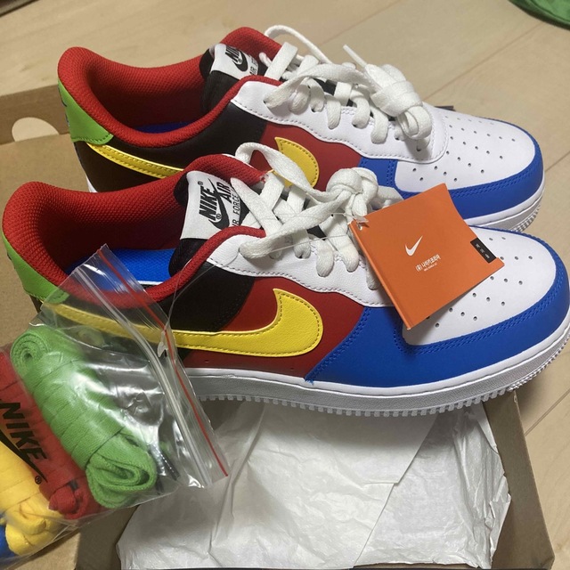 NIKE(ナイキ)のNIKE AIR FORCE 1 ’07 QS UNO 27.5cm メンズの靴/シューズ(スニーカー)の商品写真