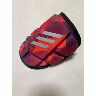 アディダス(adidas)のアディダス　エルボーガード　M号球対応(防具)