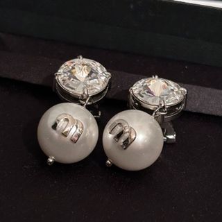 ミュウミュウ イヤリング(クリスタル)の通販 20点 | miumiuの