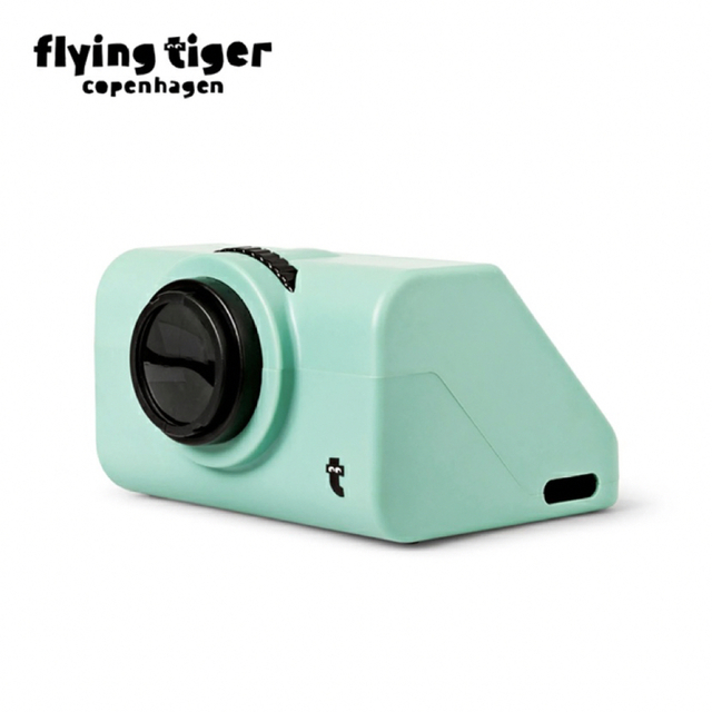 Flying Tiger Copenhagen(フライングタイガーコペンハーゲン)のFLYING TIGER スマホ用プロジェクター スマホ/家電/カメラのテレビ/映像機器(プロジェクター)の商品写真