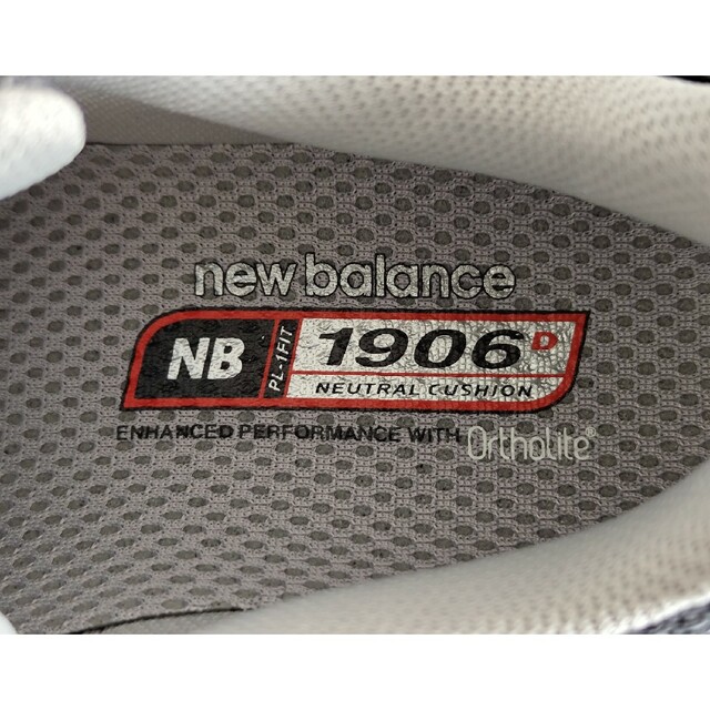 New Balance(ニューバランス)のNewBalance 1906D Protection Pack 24.5cm メンズの靴/シューズ(スニーカー)の商品写真