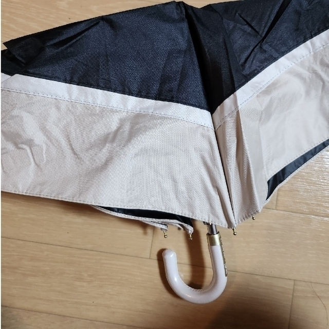 《専用》晴雨兼用　折りたたみ傘　　バイカラー黒 レディースのファッション小物(傘)の商品写真