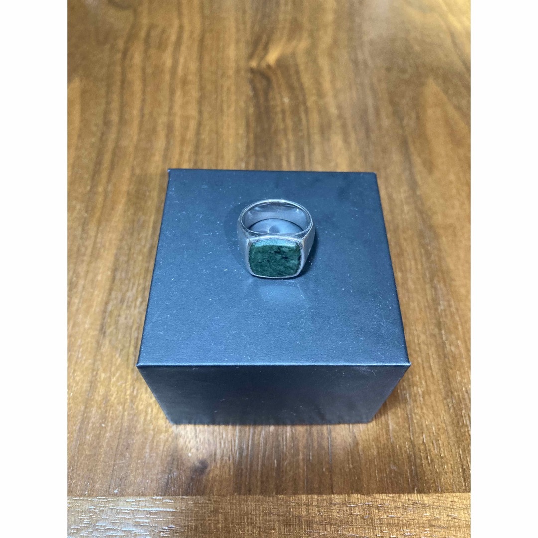 美品】Tomwood Cushion Green Marble Ring 52 メンズのアクセサリー(リング(指輪))の商品写真