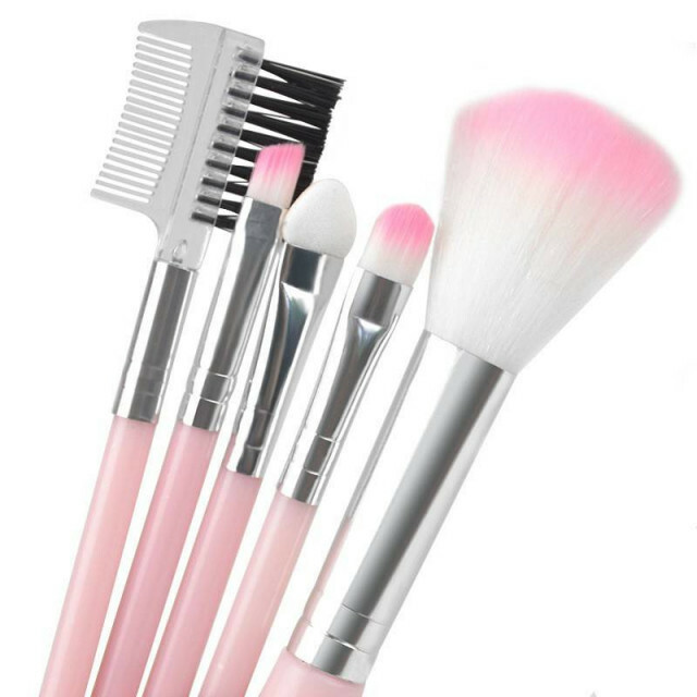メイクブラシ　5本セット　ピンク　化粧　筆　コスメ　チップ　チーク　ブラシ コスメ/美容のメイク道具/ケアグッズ(チーク/フェイスブラシ)の商品写真