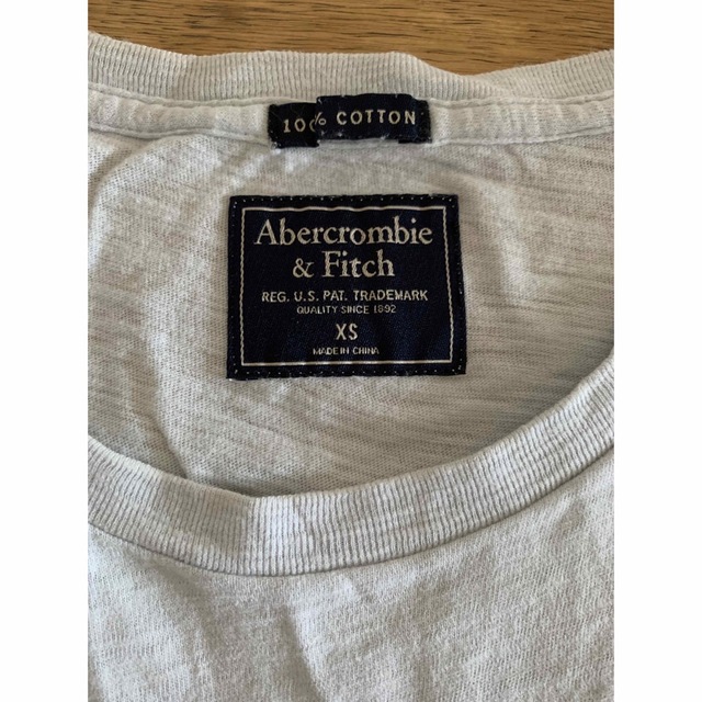 Abercrombie&Fitch(アバクロンビーアンドフィッチ)のAbercrombie&Fitch　アバクロンビー&フィッチ　Tシャツ　XS キッズ/ベビー/マタニティのキッズ服男の子用(90cm~)(Tシャツ/カットソー)の商品写真