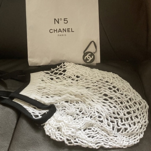 CHANEL(シャネル)のシャネル　メッシュバック&チャーム　ノベルティー エンタメ/ホビーのコレクション(ノベルティグッズ)の商品写真