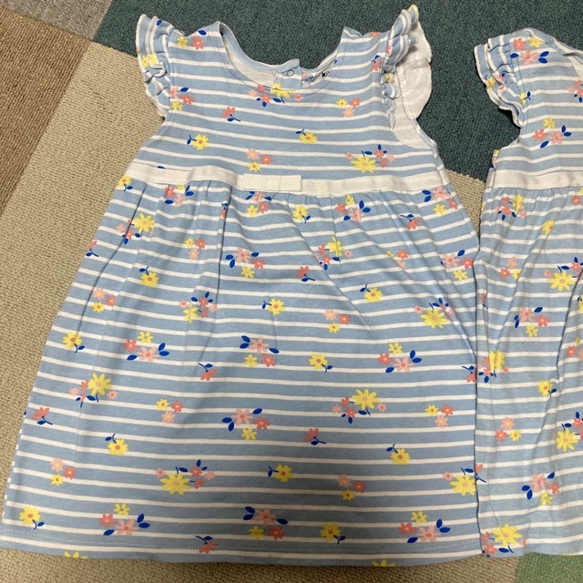 トイザらス(トイザラス)のKiDsRus 花柄ワンピース　90 キッズ/ベビー/マタニティのキッズ服女の子用(90cm~)(ワンピース)の商品写真