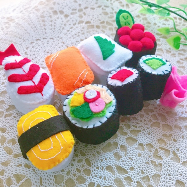 フェルトおままごと/お寿司セット ハンドメイドのキッズ/ベビー(おもちゃ/雑貨)の商品写真
