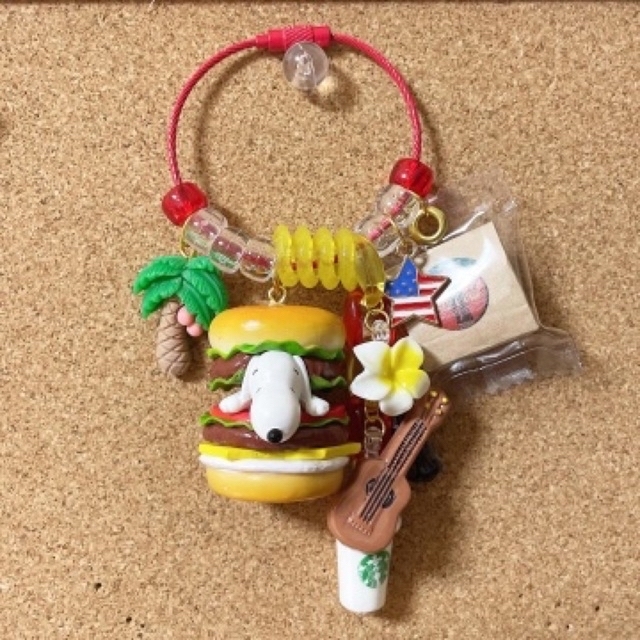 SNOOPY(スヌーピー)の一緒にアメリカンダイナー🇺🇸で ご飯を食べよう😋🍔💕キーホルダー ハンドメイドのアクセサリー(キーホルダー/ストラップ)の商品写真